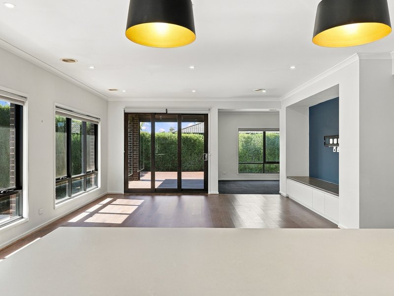 Photo - 47 Goldeneye Circuit, Werribee VIC 3030 - Image 14