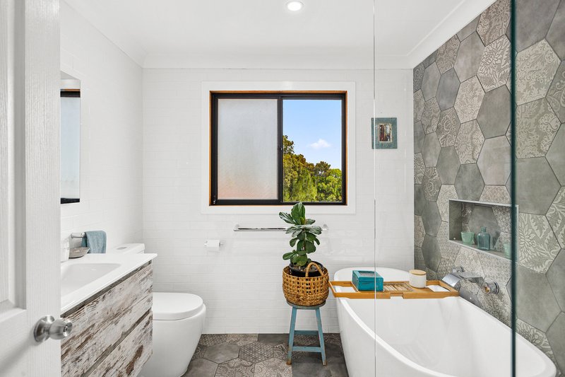 Photo - 47 Goolagong Circuit, Mount Warrigal NSW 2528 - Image 8