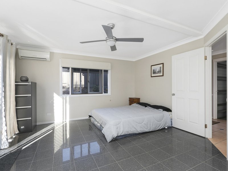 Photo - 47 Grainger Street, Wynnum West QLD 4178 - Image 7