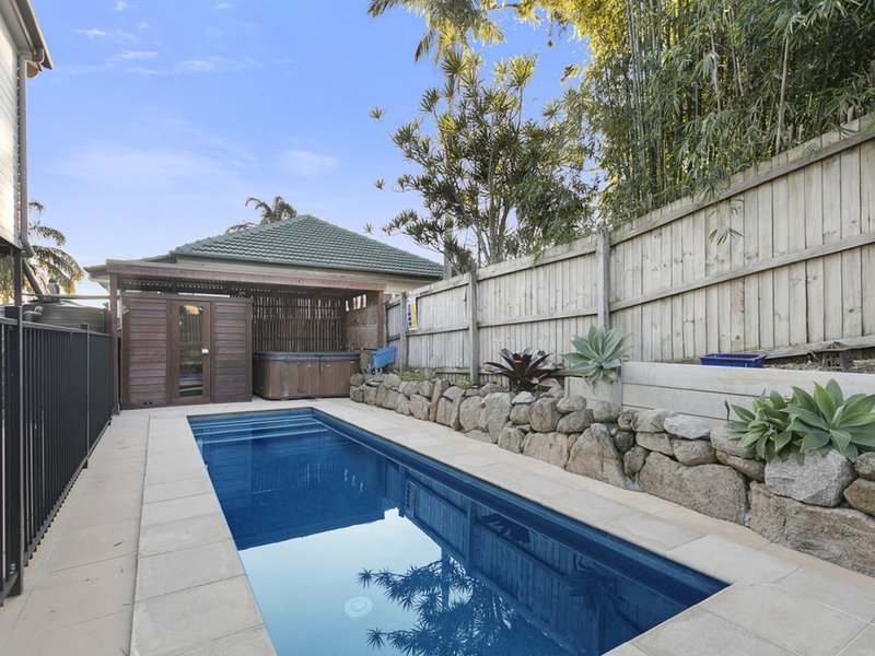 Photo - 47 Grainger Street, Wynnum West QLD 4178 - Image 12