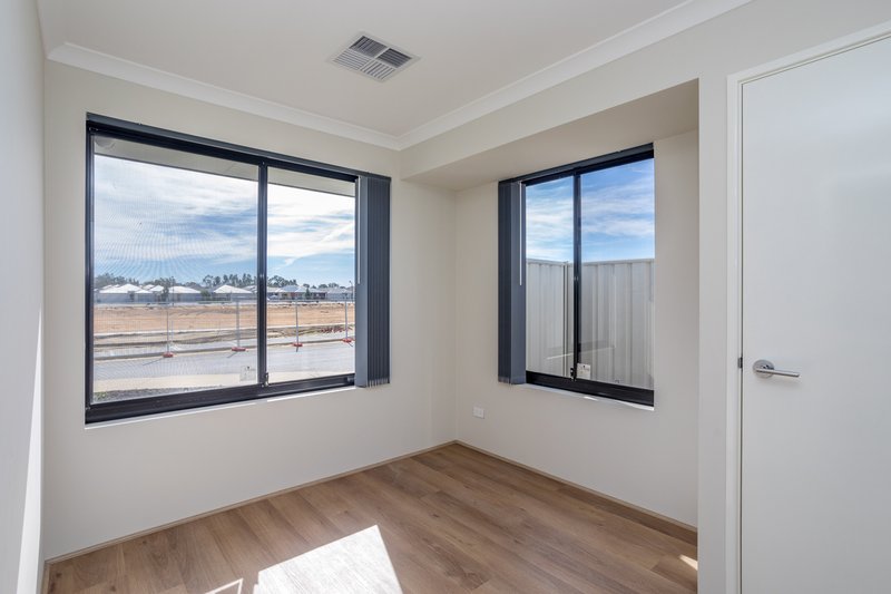 Photo - 47 Greenpoint Way, Hilbert WA 6112 - Image 2