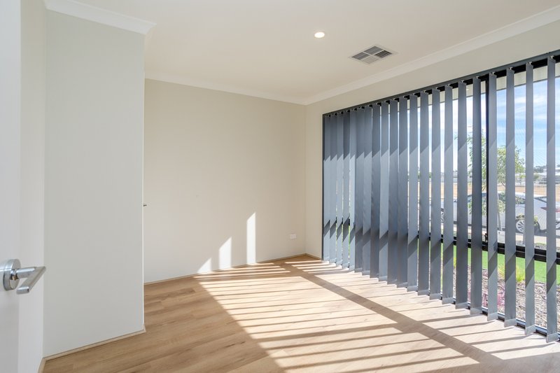 Photo - 47 Greenpoint Way, Hilbert WA 6112 - Image 17