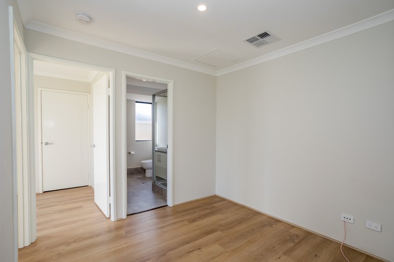 Photo - 47 Greenpoint Way, Hilbert WA 6112 - Image 19