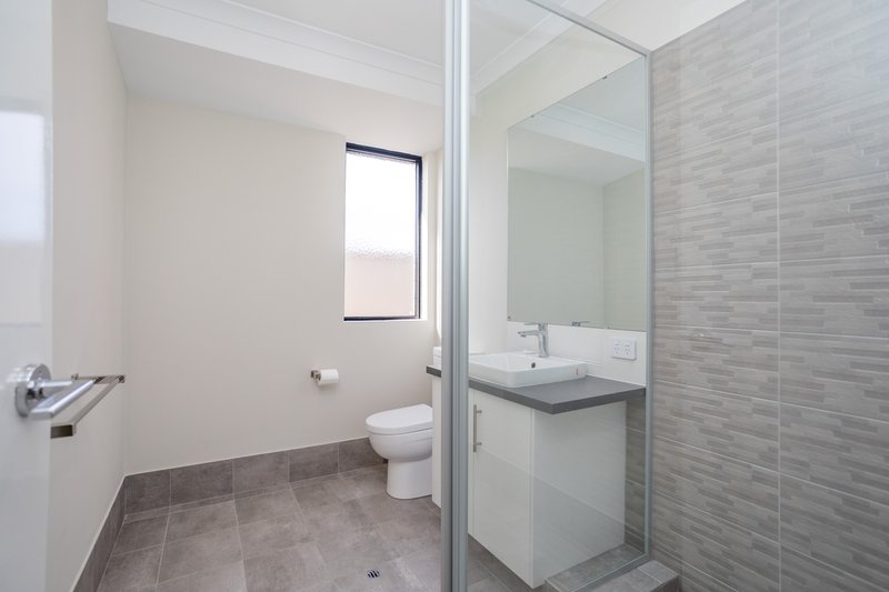 Photo - 47 Greenpoint Way, Hilbert WA 6112 - Image 20