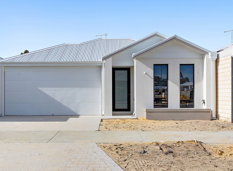 Photo - 47 Gumblossom Avenue, Piara Waters WA 6112 - Image 1