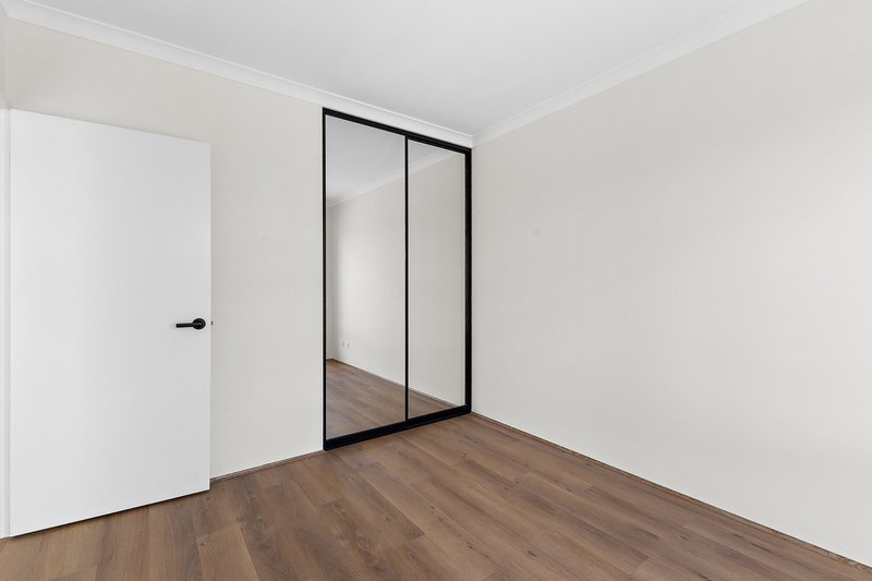 Photo - 47 Gumblossom Avenue, Piara Waters WA 6112 - Image 14