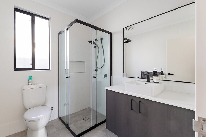 Photo - 47 Gumblossom Avenue, Piara Waters WA 6112 - Image 18