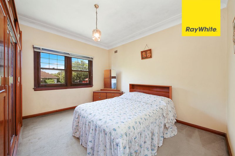 Photo - 47 Harry Ave , Lidcombe NSW 2141 - Image 4