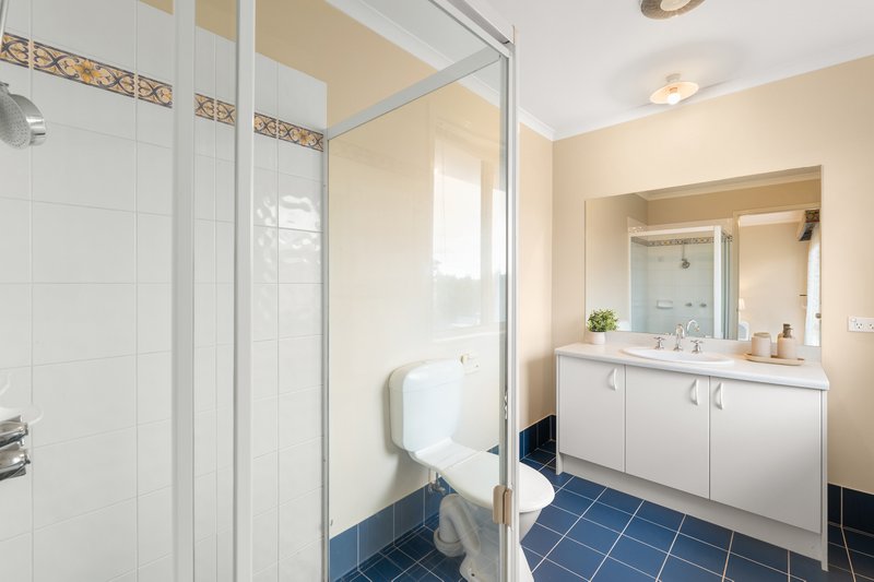 Photo - 47 Highview Drive, South Morang VIC 3752 - Image 12