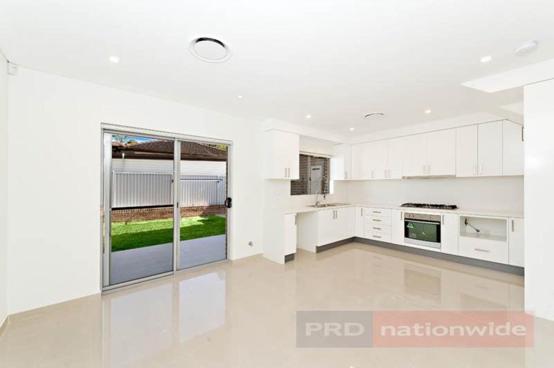 Photo - 47 Hodgkinson Crescent, Panania NSW 2213 - Image 4