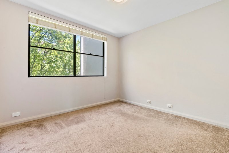 Photo - 4/7 Hopegood Place, Garran ACT 2605 - Image 2