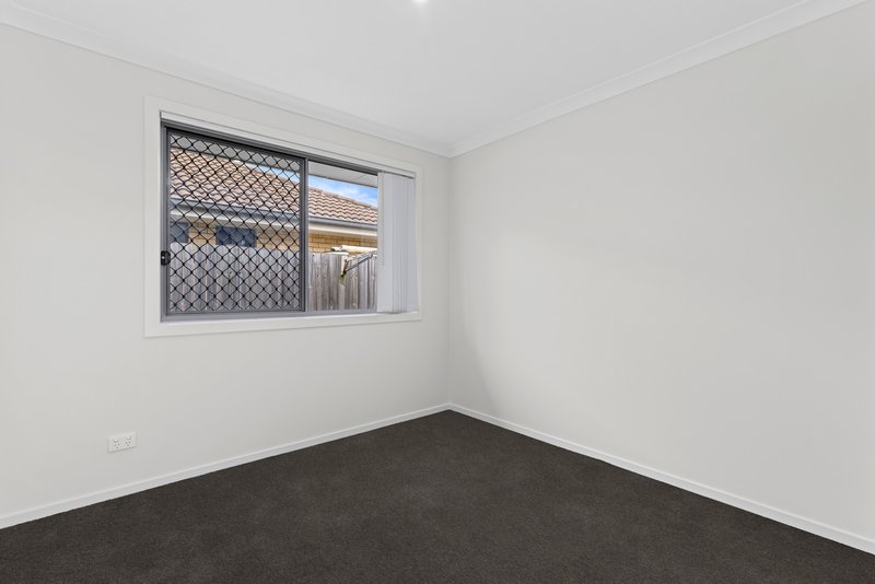 Photo - 47 Huntley Crescent, Redbank Plains QLD 4301 - Image 5