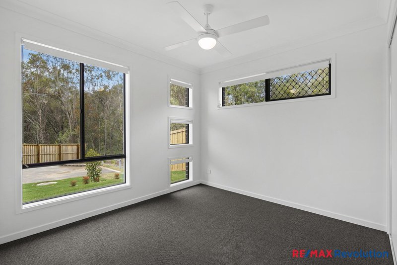 Photo - 47 Huon Place, Hillcrest QLD 4118 - Image 6