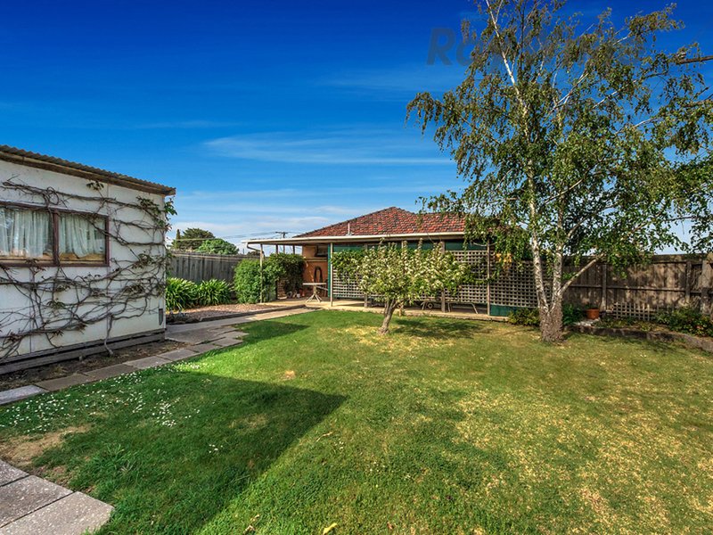 Photo - 47 Ivanhoe Avenue, St Albans VIC 3021 - Image 9