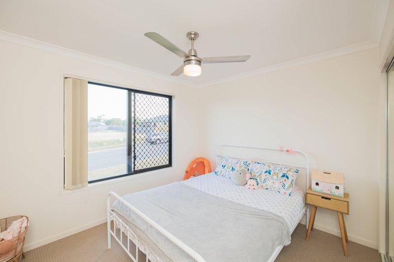 Photo - 47 John Oxley Drive, Gracemere QLD 4702 - Image 11