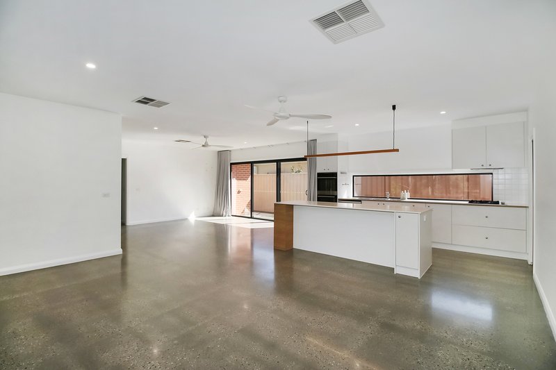 Photo - 47 Kenneth Watson Drive, Bandiana VIC 3691 - Image 5