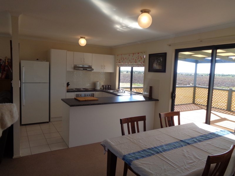 Photo - 47 Kestrel Crescent, Thompson Beach SA 5501 - Image 5