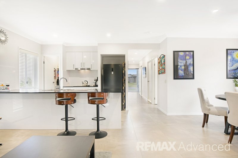 Photo - 47 Lakeside Crescent, Ningi QLD 4511 - Image 3