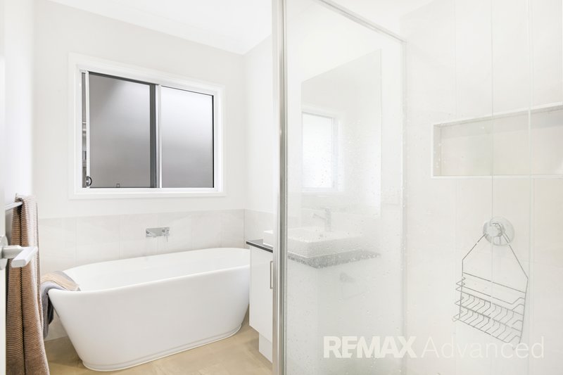 Photo - 47 Lakeside Crescent, Ningi QLD 4511 - Image 11