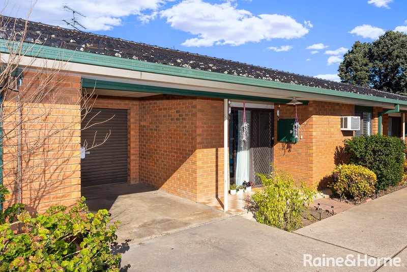 Photo - 4/7 Langdon Avenue, Wagga Wagga NSW 2650 - Image 1