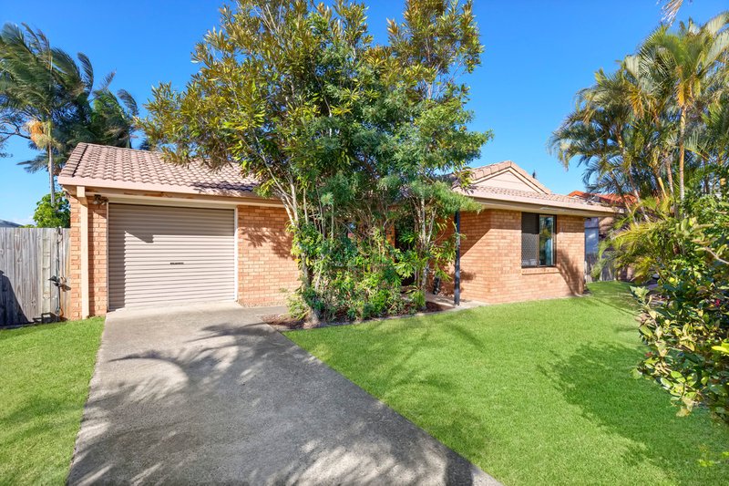 Photo - 47 Lapoinya Crescent, Warana QLD 4575 - Image 2