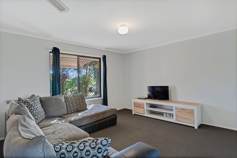 Photo - 47 Lapoinya Crescent, Warana QLD 4575 - Image 4