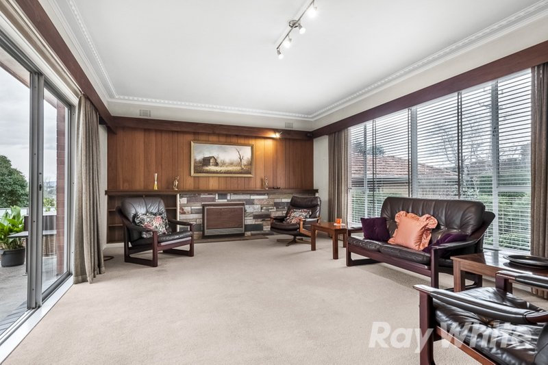 Photo - 47 Leicester Avenue, Glen Waverley VIC 3150 - Image 3