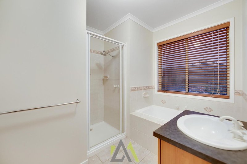 Photo - 47 Lexton Drive, Langwarrin VIC 3910 - Image 13