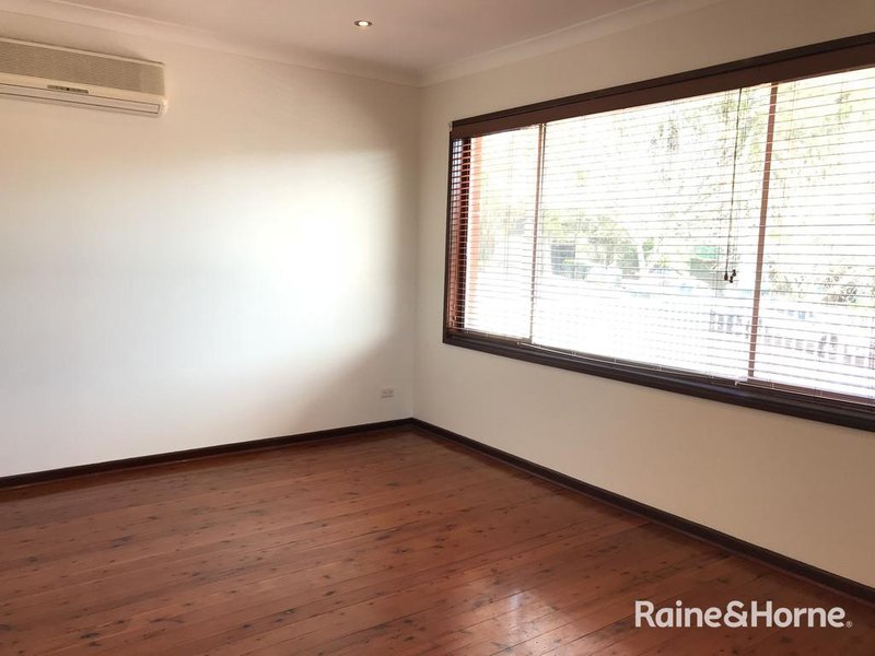 Photo - 47 Matthews Street, Wollongong NSW 2500 - Image 2