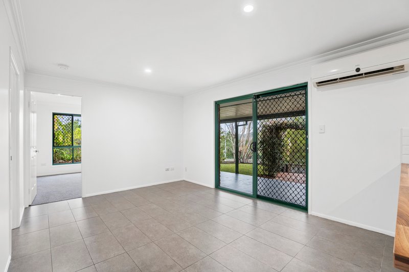 Photo - 47 Maui Crescent, Oxenford QLD 4210 - Image 10