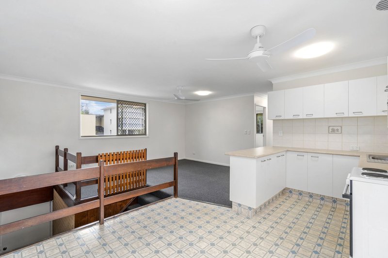 Photo - 4/7 Mawarra Street, Palm Beach QLD 4221 - Image 3