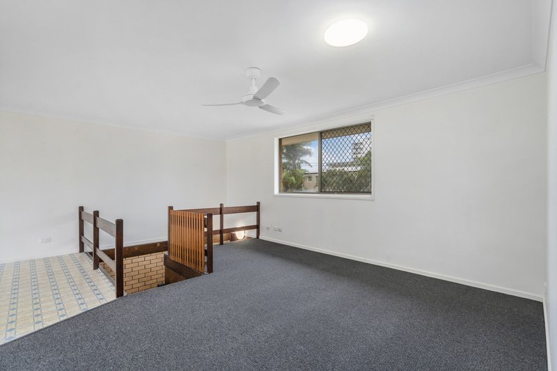 Photo - 4/7 Mawarra Street, Palm Beach QLD 4221 - Image 4