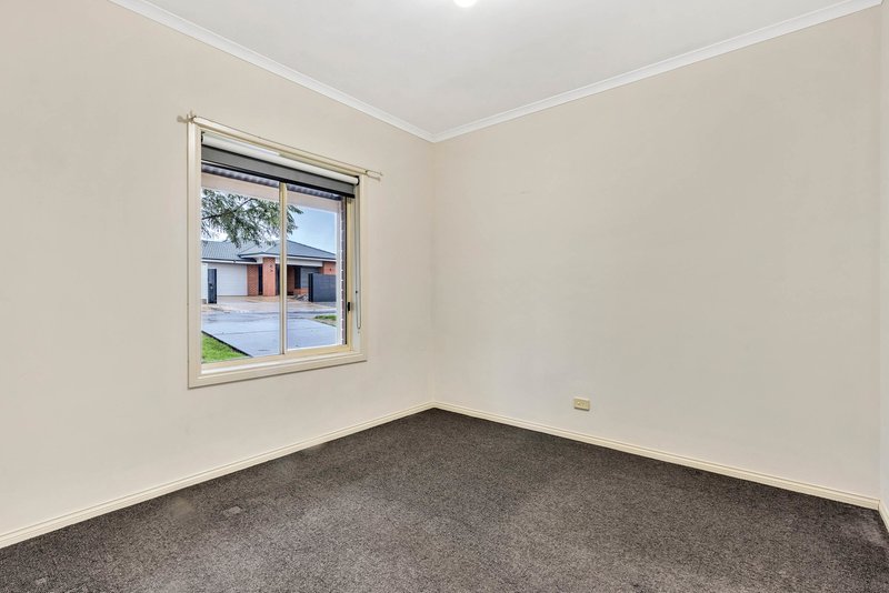 Photo - 47 Moir Street, Smithfield SA 5114 - Image 4