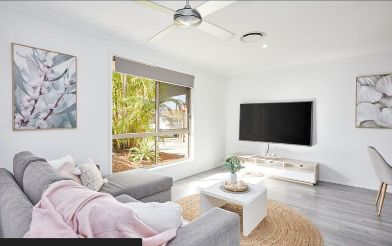 Photo - 47 Montezuma Drive, Burleigh Waters QLD 4220 - Image 5