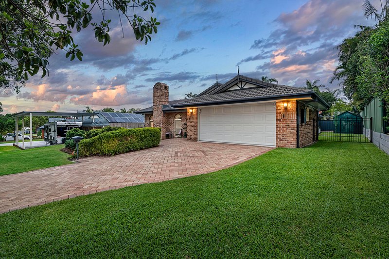 Photo - 47 Oxford Crescent, Bridgeman Downs QLD 4035 - Image 2