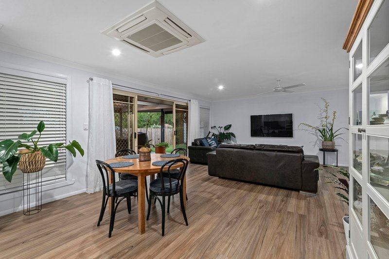 Photo - 47 Oxford Crescent, Bridgeman Downs QLD 4035 - Image 8