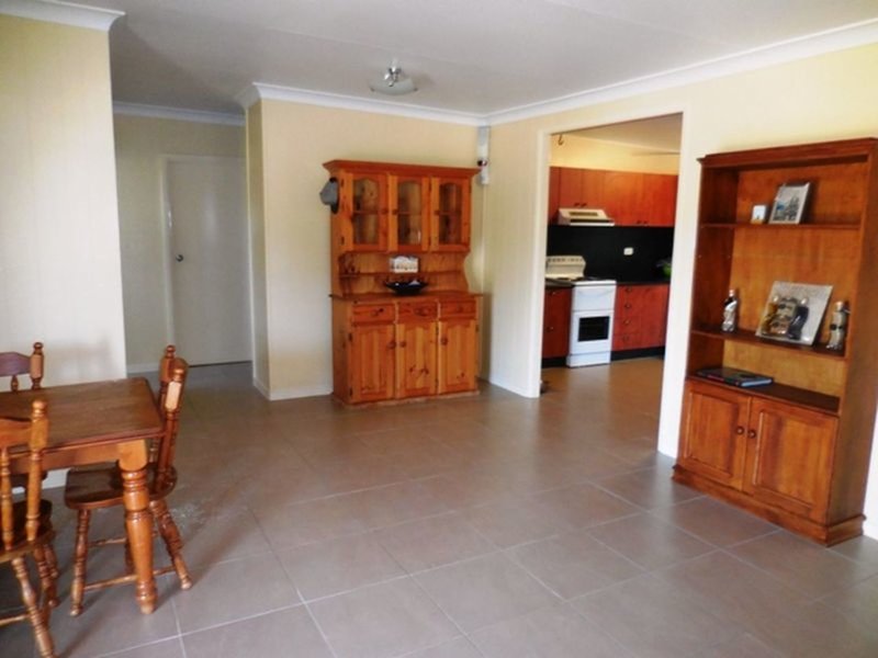 Photo - 47 Pamela Street, Mount Isa QLD 4825 - Image 4