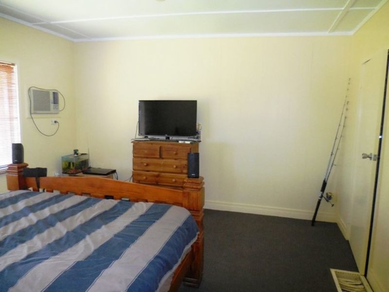 Photo - 47 Pamela Street, Mount Isa QLD 4825 - Image 8