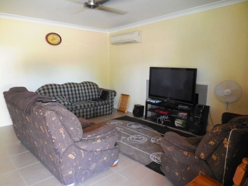 Photo - 47 Pamela Street, Mount Isa QLD 4825 - Image 11