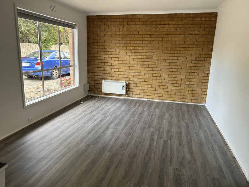 Photo - 4/7 Parker Street, Werribee VIC 3030 - Image 4