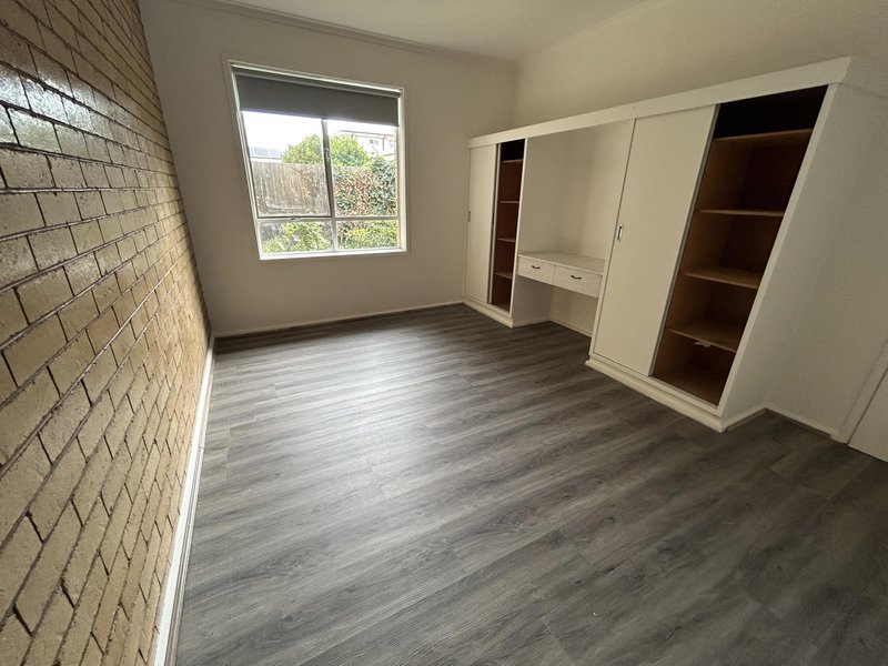 Photo - 4/7 Parker Street, Werribee VIC 3030 - Image 5