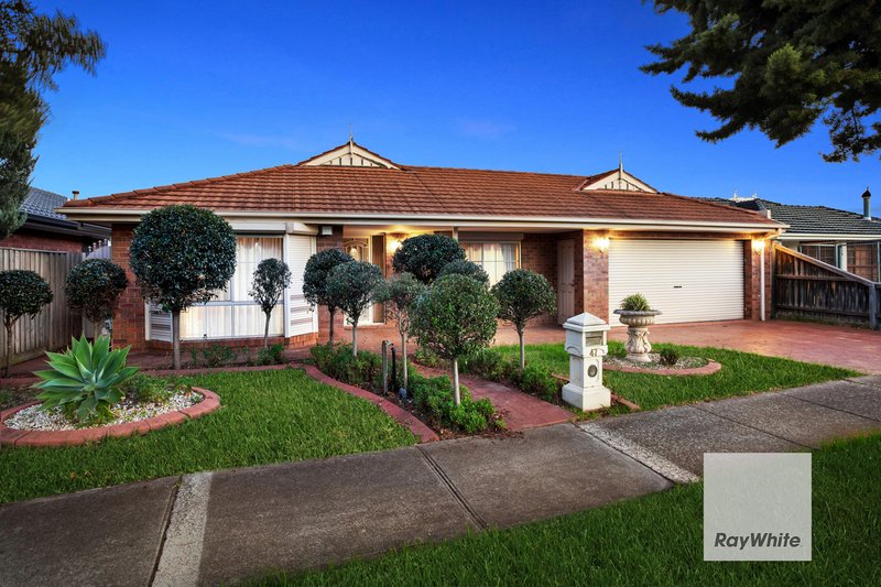 47 Pintail Crescent, Taylors Lakes VIC 3038