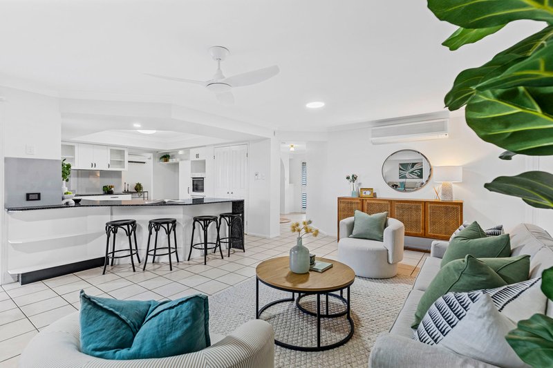Photo - 47 Reginald Avenue, Arana Hills QLD 4054 - Image 5