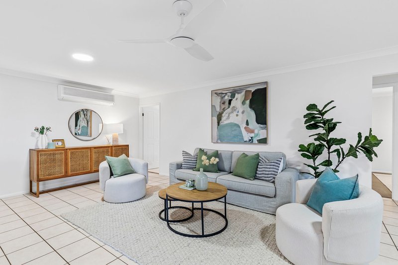 Photo - 47 Reginald Avenue, Arana Hills QLD 4054 - Image 6