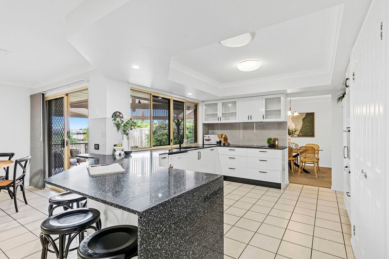 Photo - 47 Reginald Avenue, Arana Hills QLD 4054 - Image 8