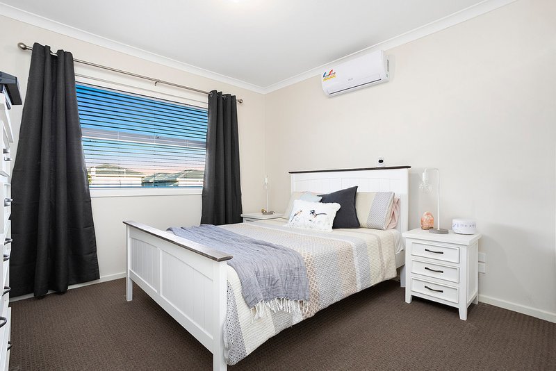 Photo - 47 Reid Street, South Morang VIC 3752 - Image 7