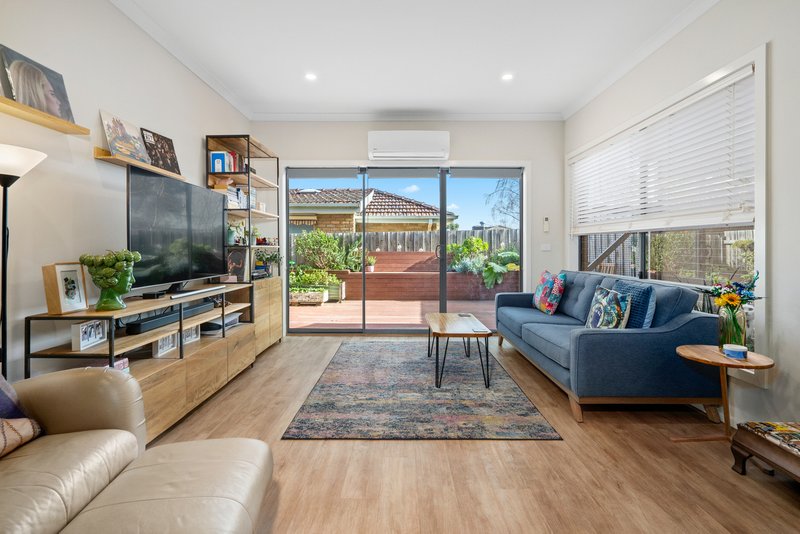 Photo - 47 Reid Street, South Morang VIC 3752 - Image 4