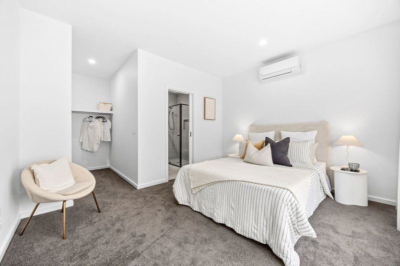 Photo - 47 Reigate Road, Highton VIC 3216 - Image 4