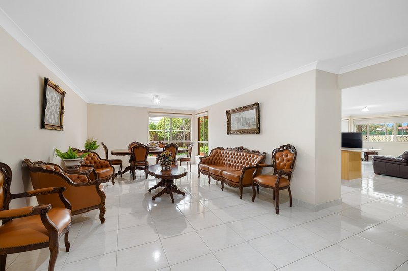 Photo - 47 Roland Street, Bossley Park NSW 2176 - Image 2