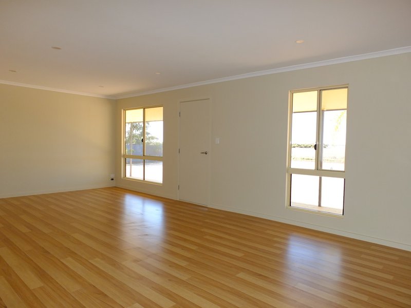 Photo - 47 Rosslyn Road, Wallaroo SA 5556 - Image 6